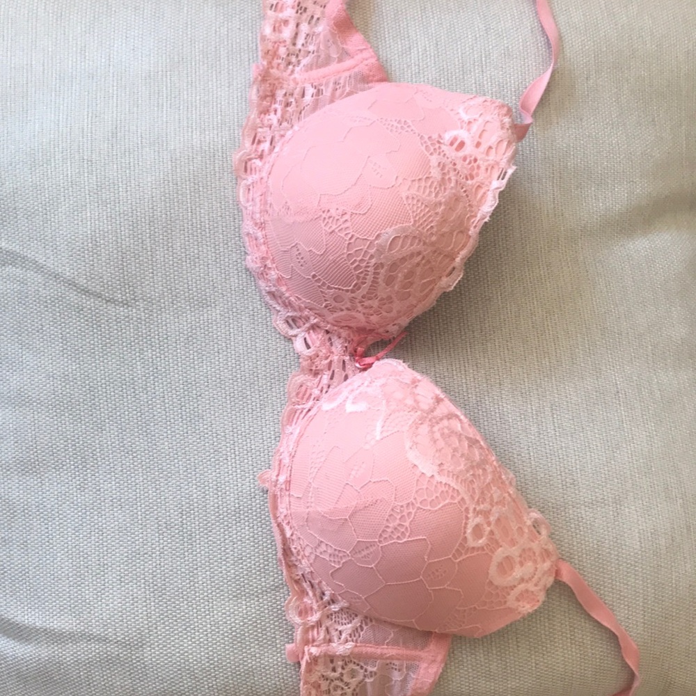 Sexy Pink Push-up Bra - Slightly padded. 34C
